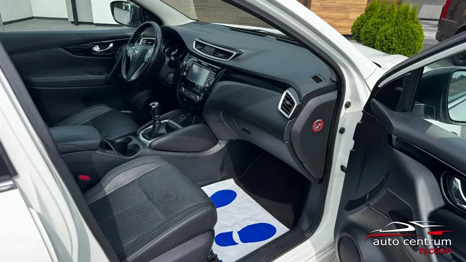 NISSAN Qashqai -