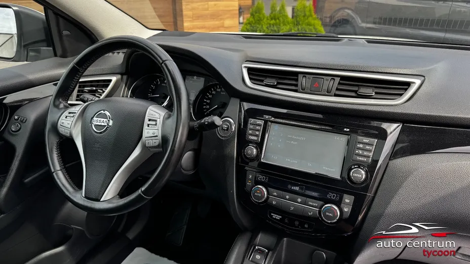 NISSAN Qashqai -