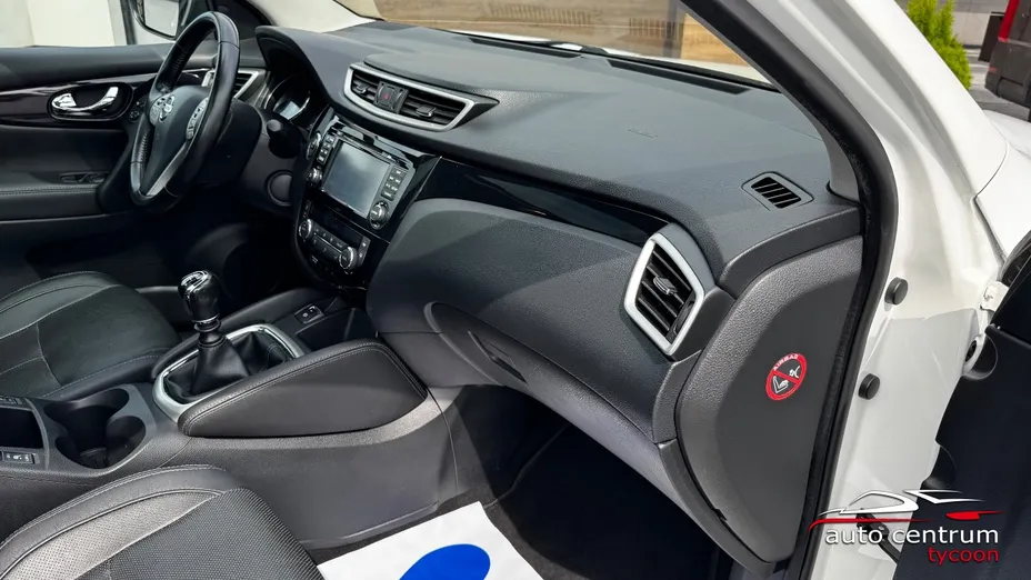 NISSAN Qashqai -