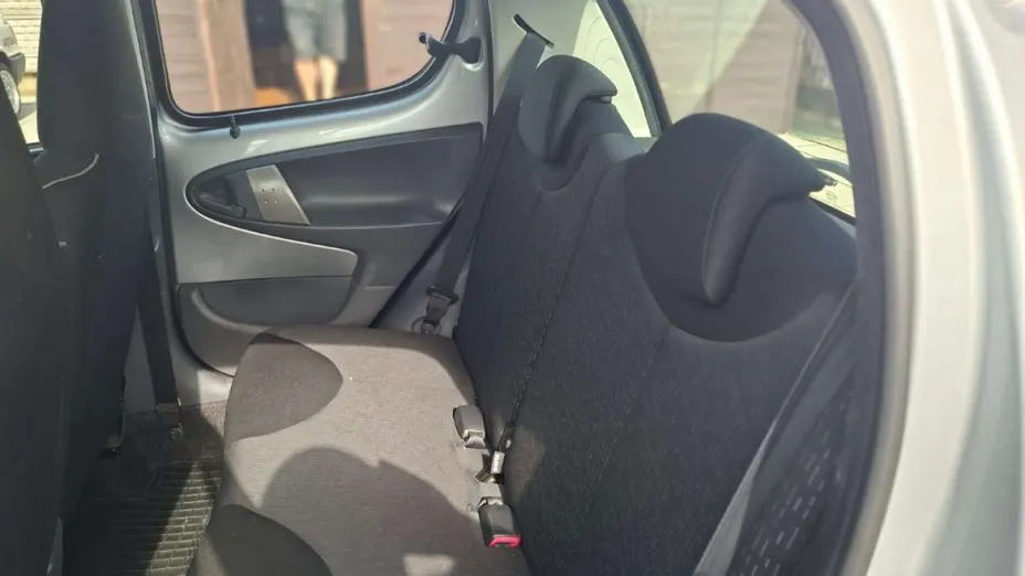 PEUGEOT 107 -