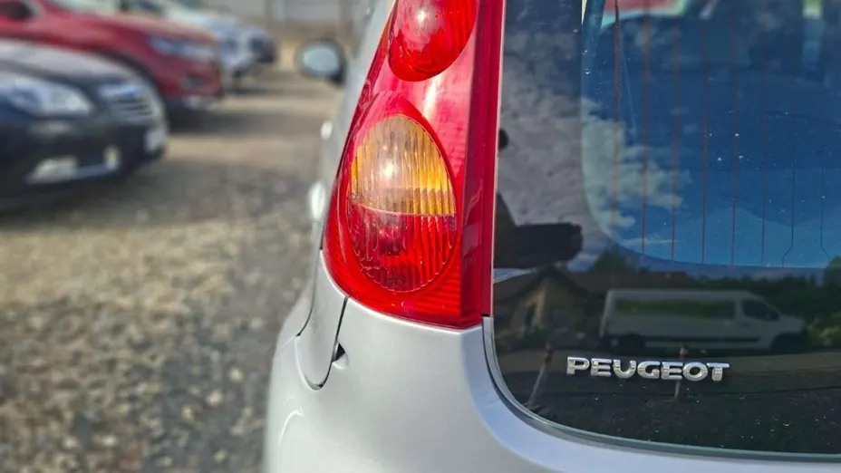 PEUGEOT 107 -