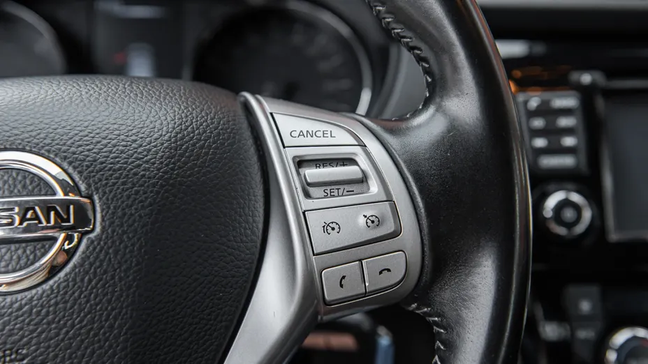 NISSAN Qashqai -