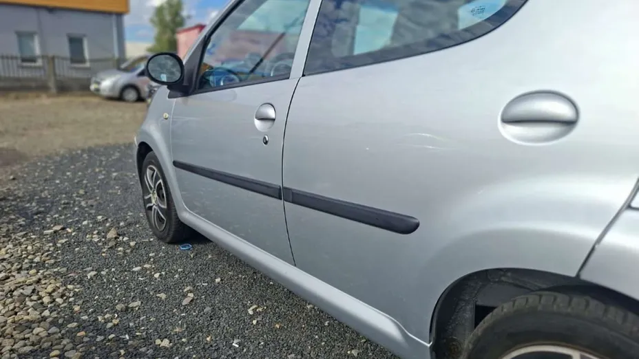 PEUGEOT 107 -