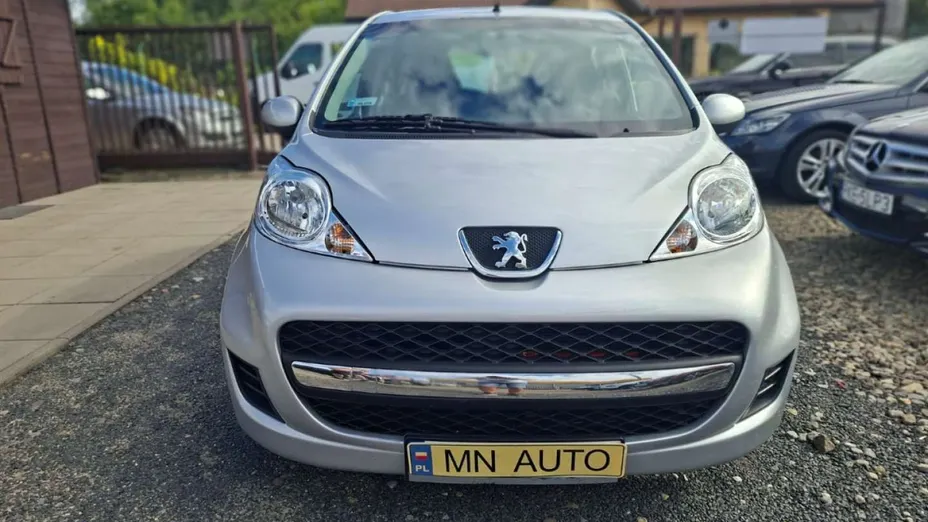 PEUGEOT 107 -