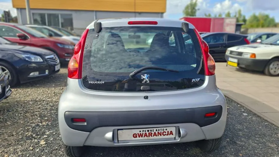 PEUGEOT 107 -