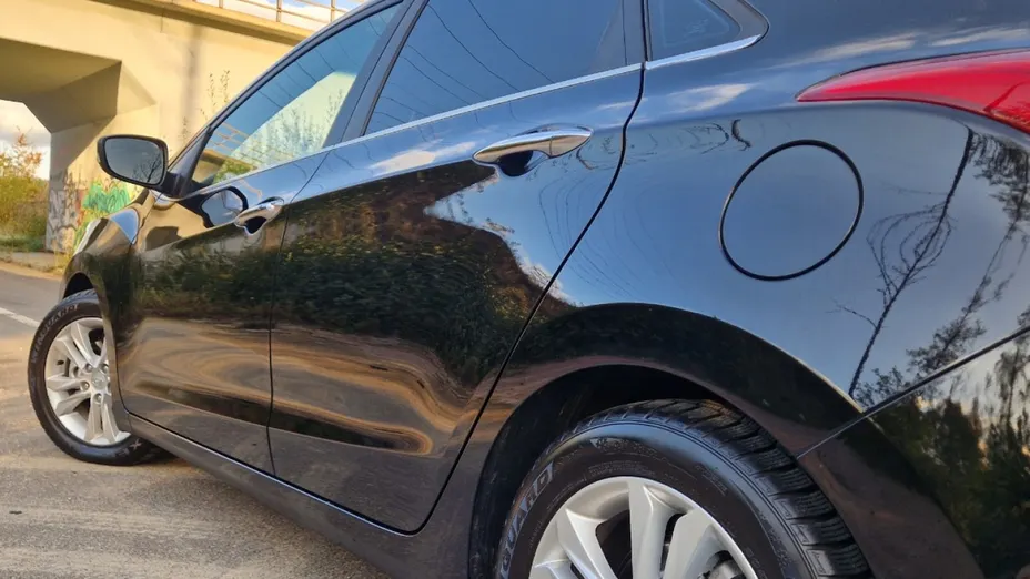 HYUNDAI i30 -
