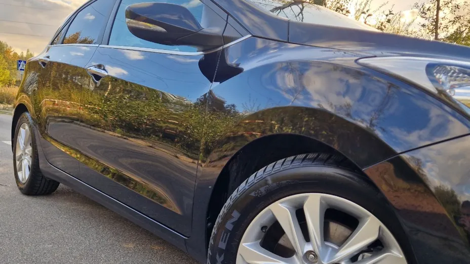 HYUNDAI i30 -