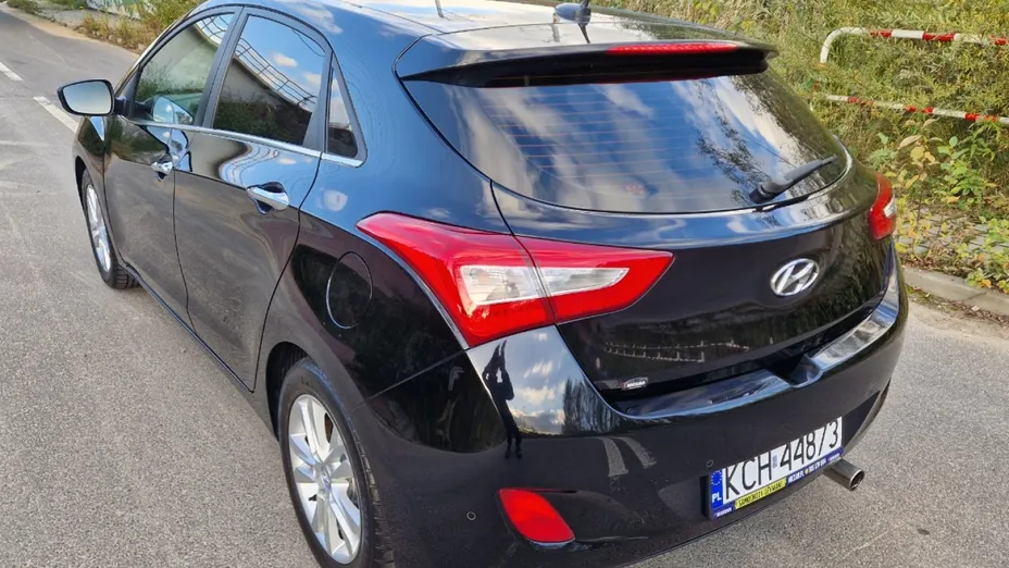 HYUNDAI i30 -