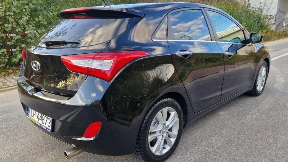 HYUNDAI i30 -