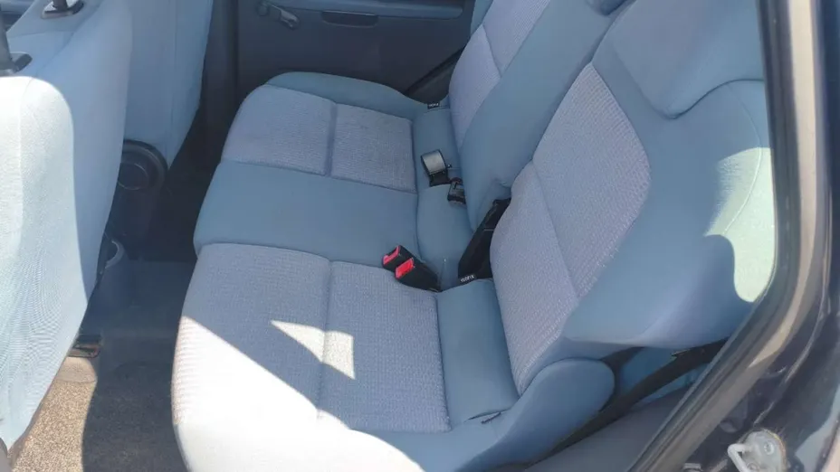 MITSUBISHI Colt -