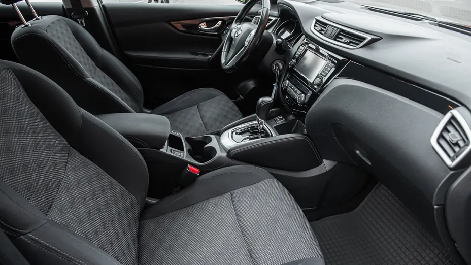 NISSAN Qashqai -