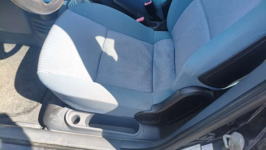 MITSUBISHI Colt -