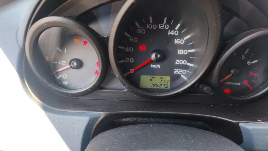 MITSUBISHI Colt -