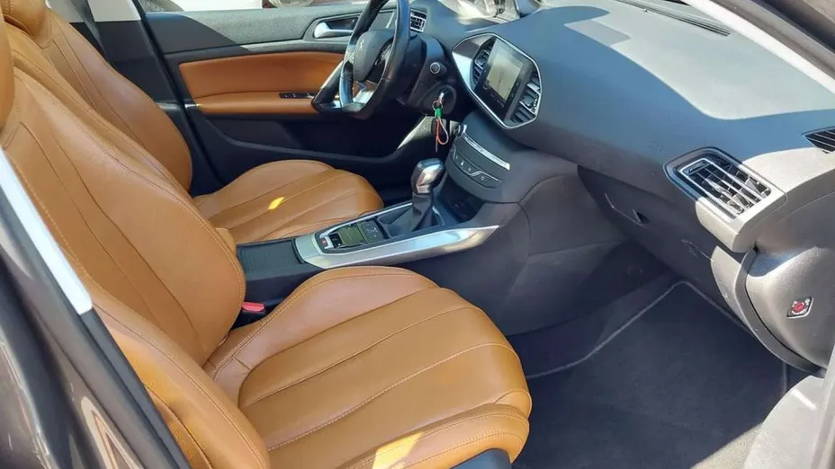 PEUGEOT 308 -