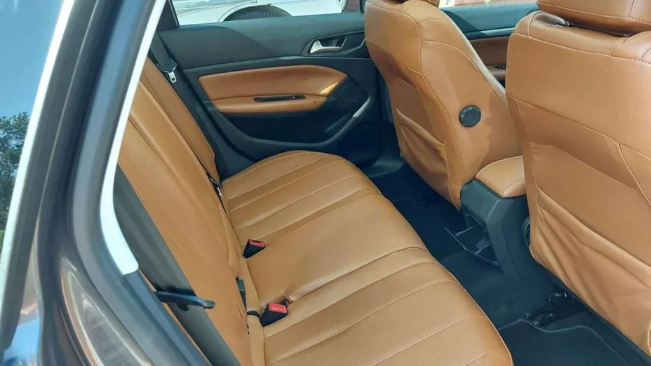 PEUGEOT 308 -