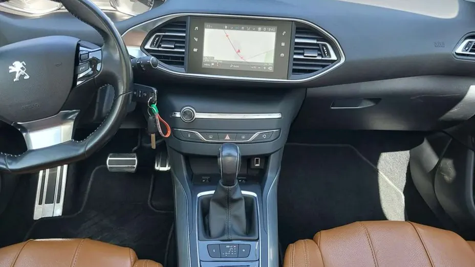 PEUGEOT 308 -
