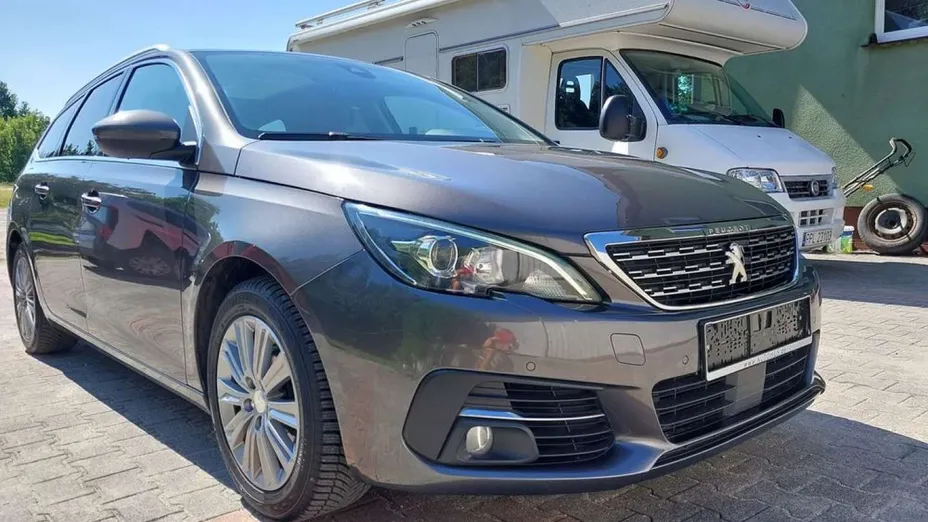 PEUGEOT 308 -