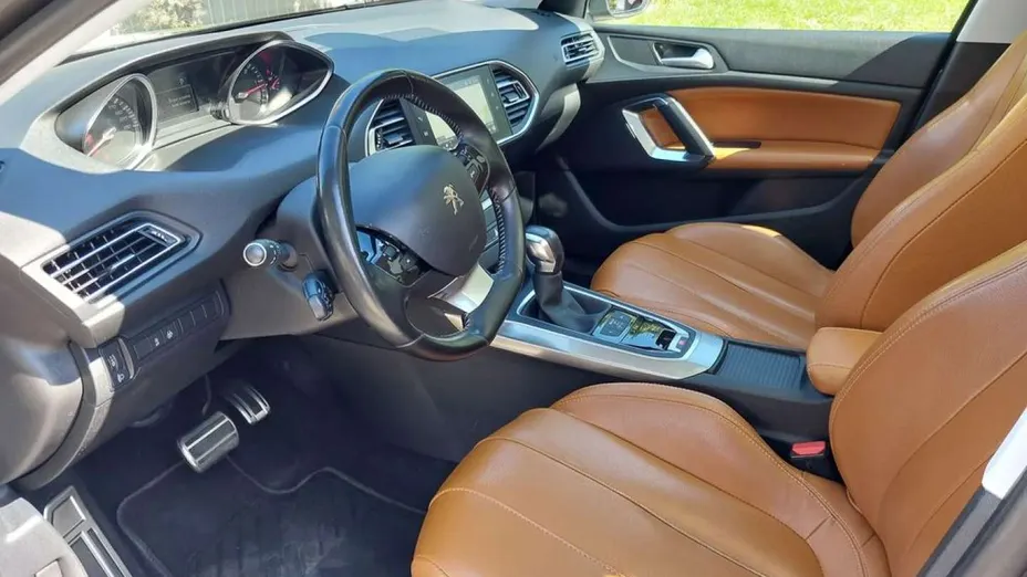 PEUGEOT 308 -