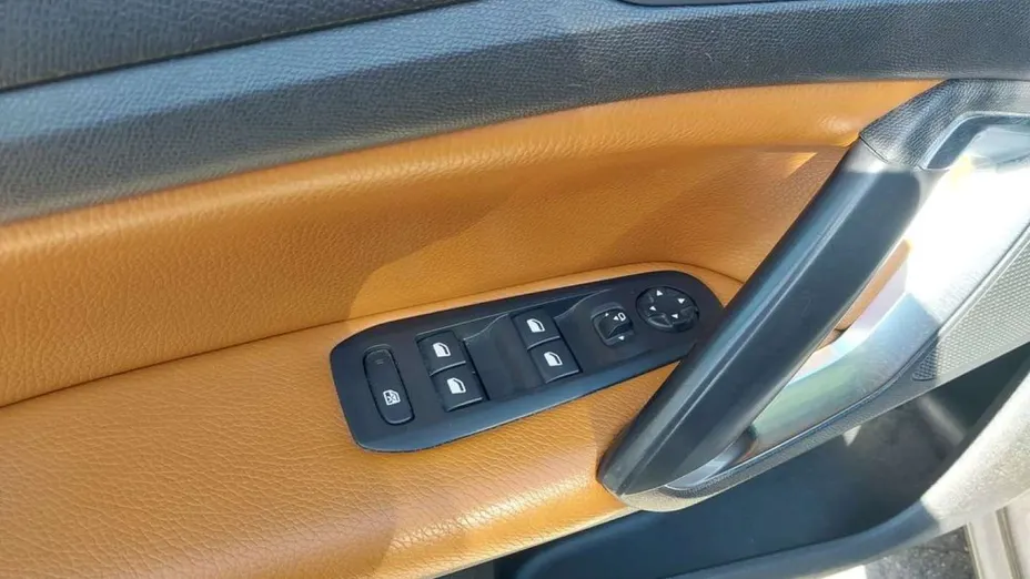 PEUGEOT 308 -