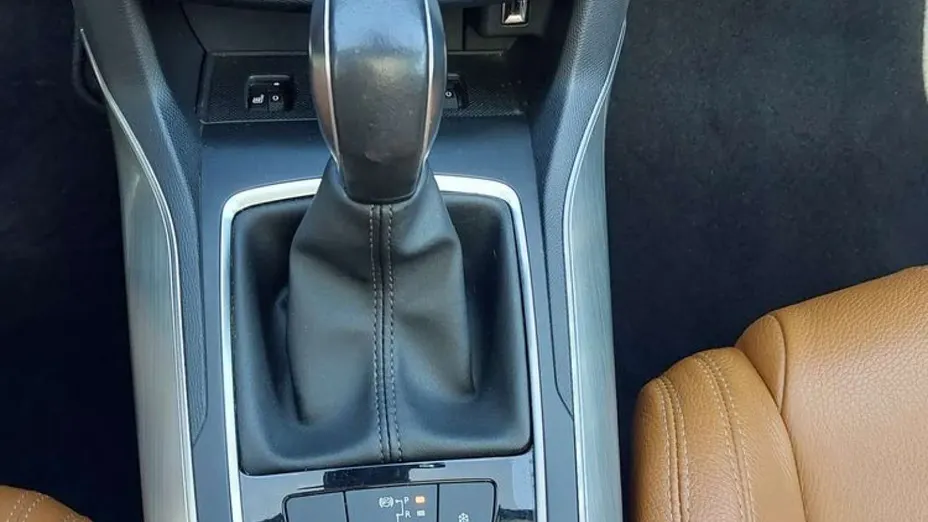 PEUGEOT 308 -