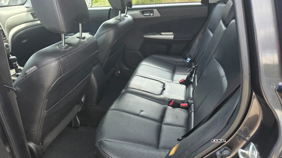 SUBARU Forester -