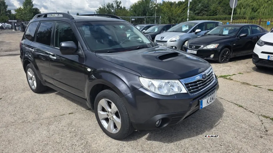 SUBARU Forester -
