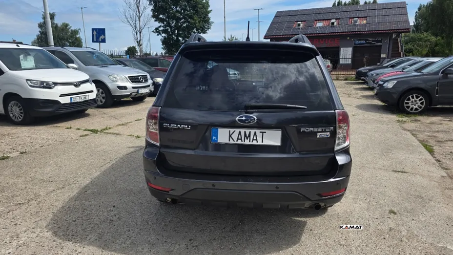 SUBARU Forester -