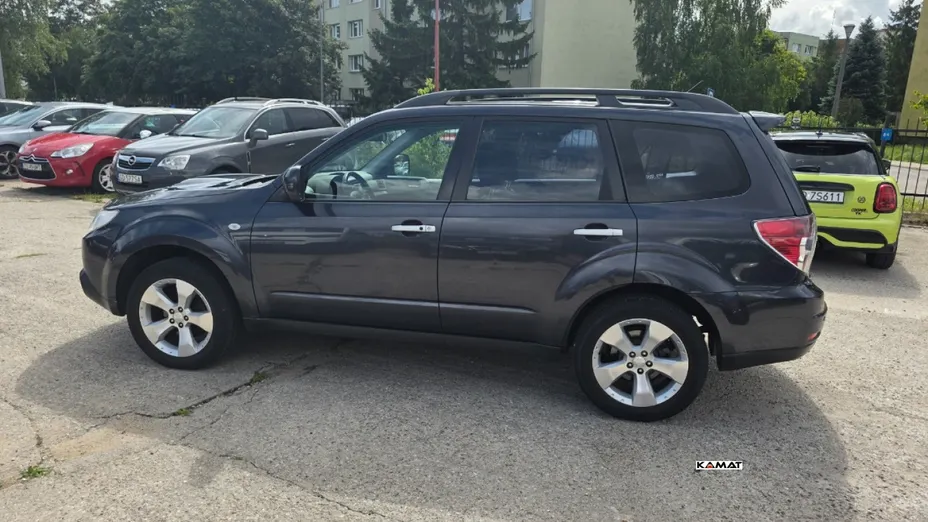 SUBARU Forester -