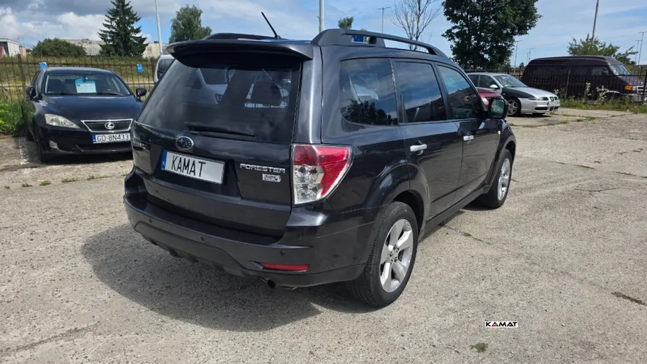 SUBARU Forester -