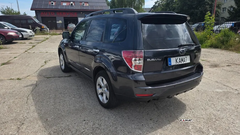 SUBARU Forester -