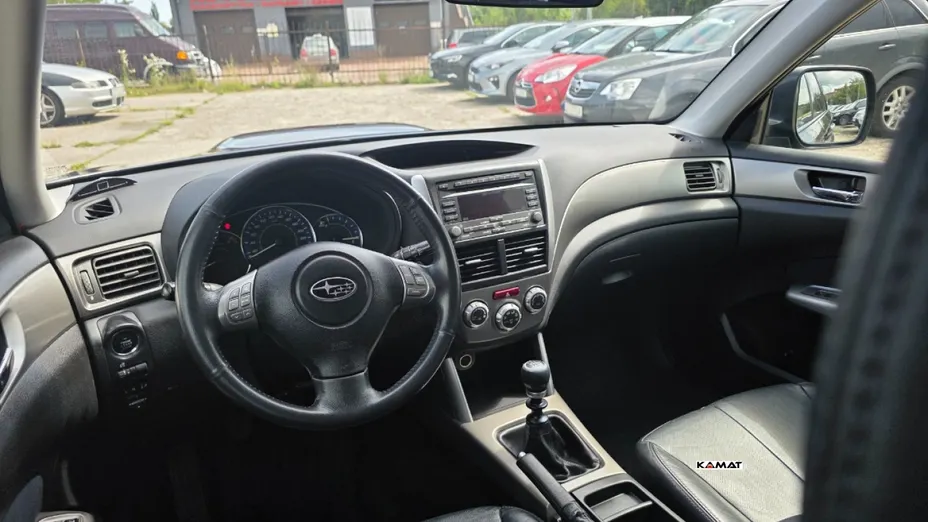 SUBARU Forester -