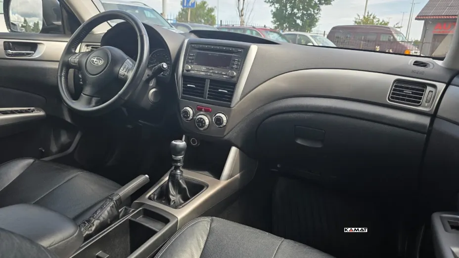 SUBARU Forester -