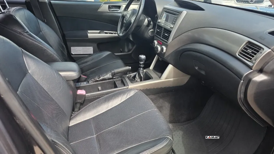 SUBARU Forester -