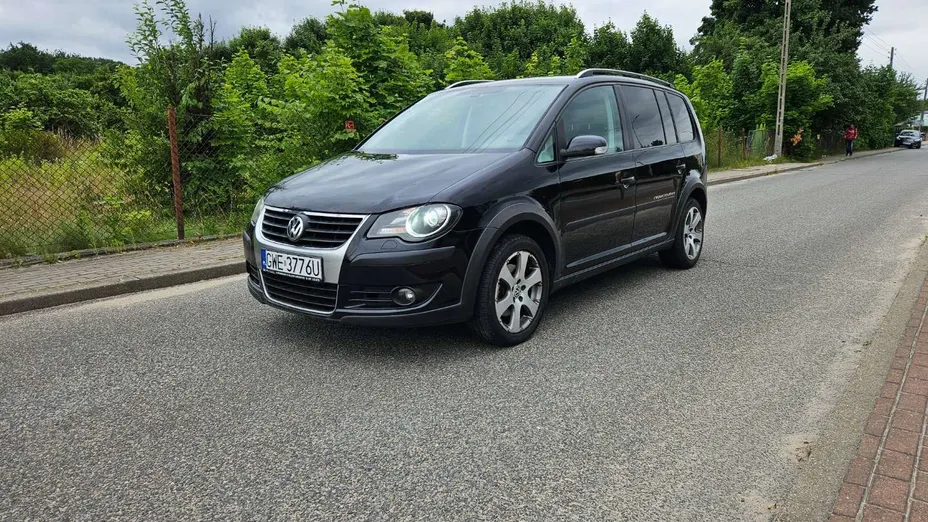 VOLKSWAGEN Touran -