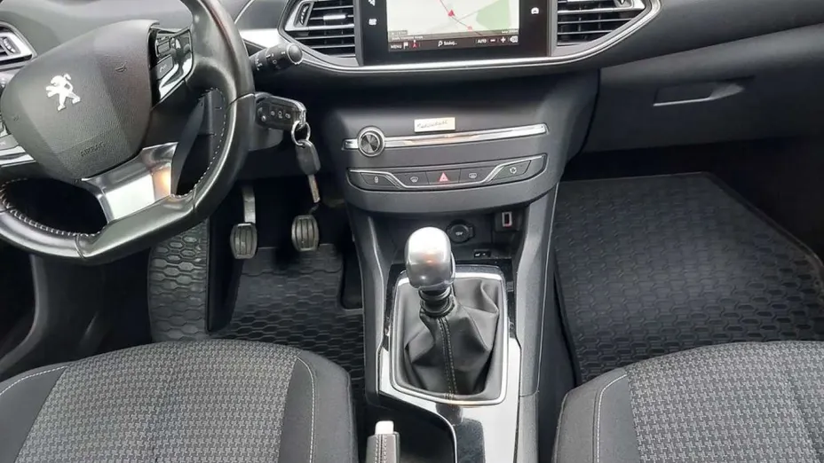 PEUGEOT 308 -