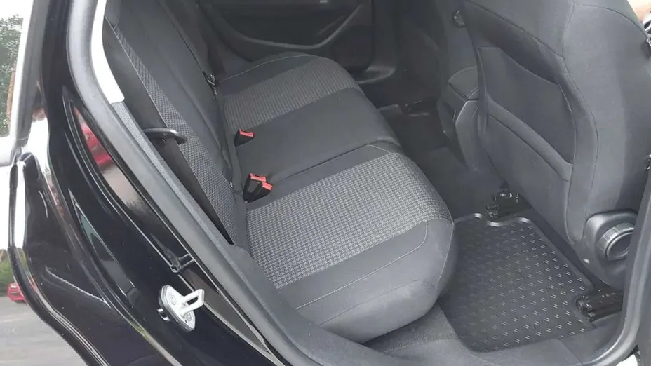 PEUGEOT 308 -