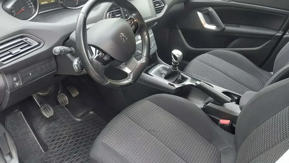PEUGEOT 308 -