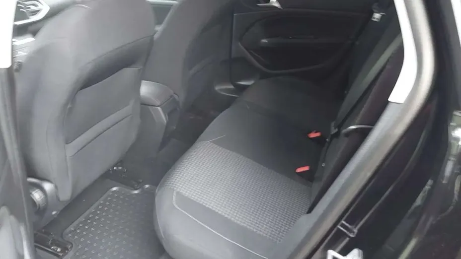 PEUGEOT 308 -