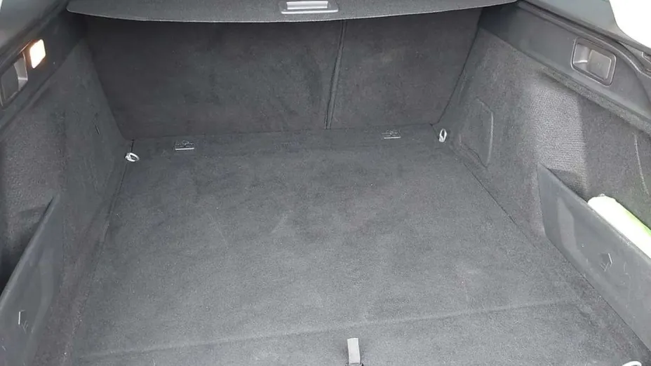 PEUGEOT 308 -