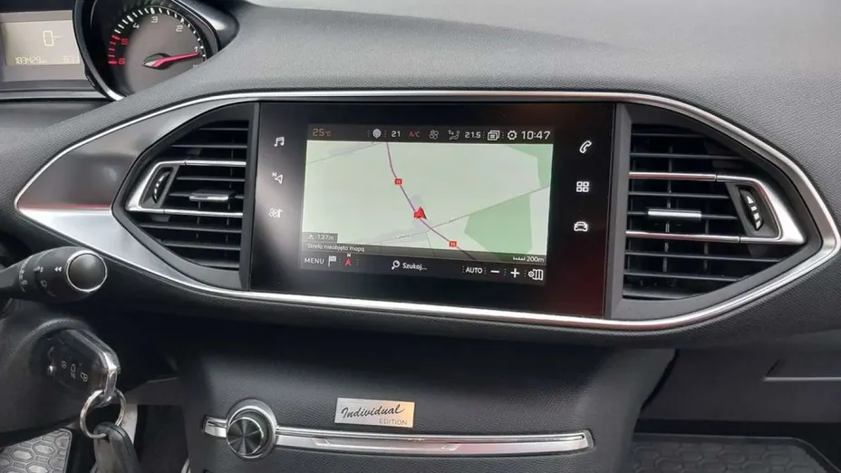 PEUGEOT 308 -