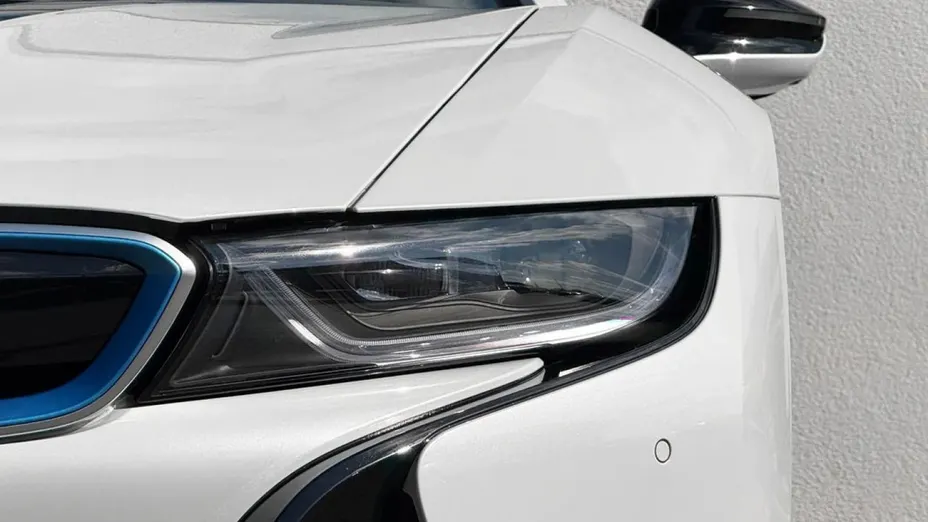 BMW i8 -