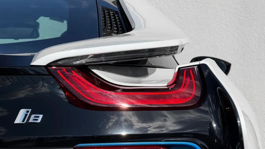 BMW i8 -
