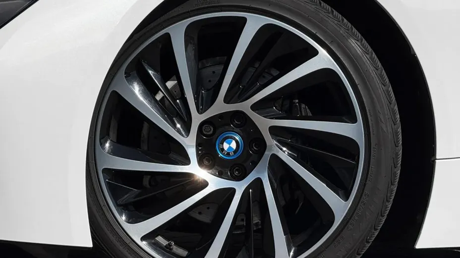 BMW i8 -