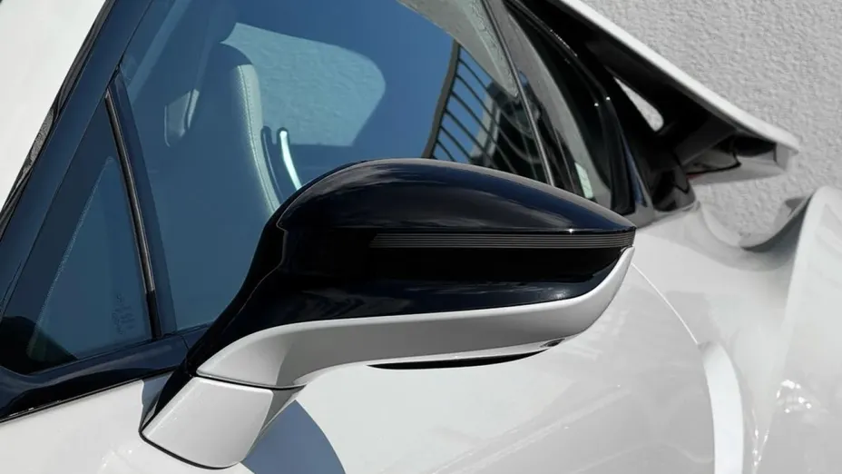 BMW i8 -