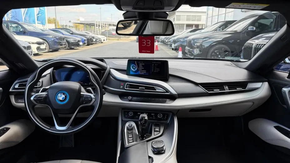 BMW i8 -