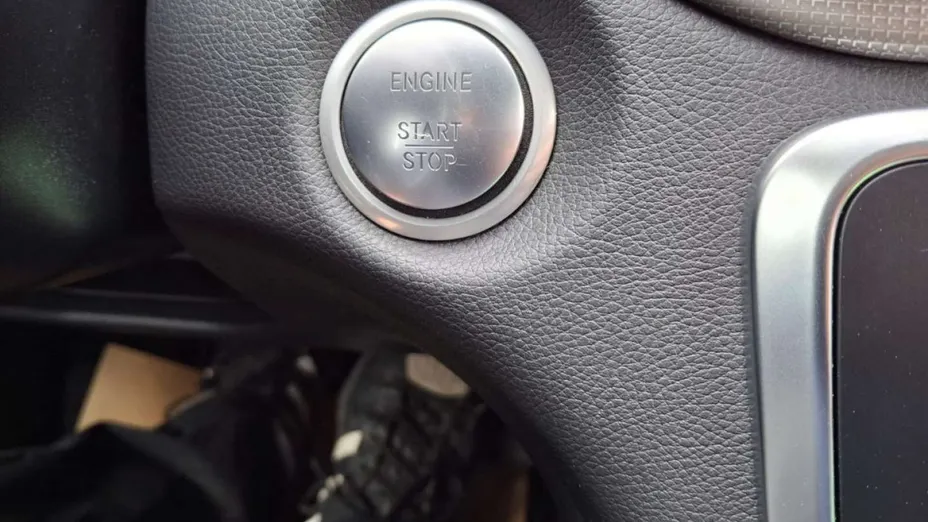 MERCEDES-BENZ CLA -