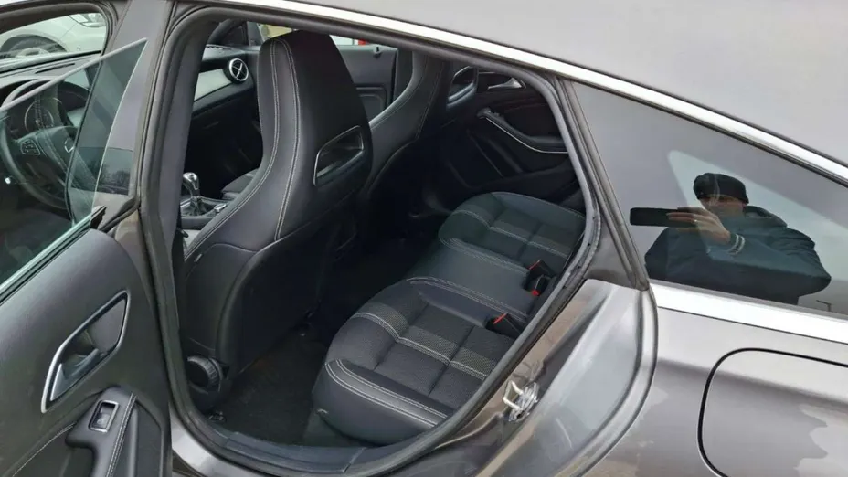 MERCEDES-BENZ CLA -