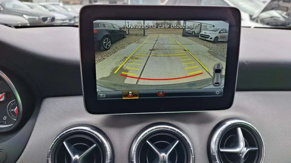 MERCEDES-BENZ CLA -