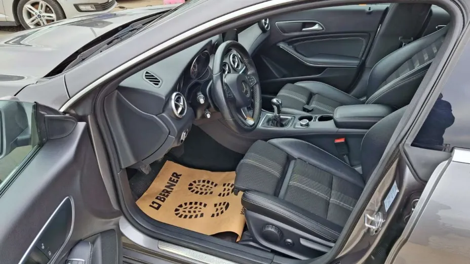 MERCEDES-BENZ CLA -