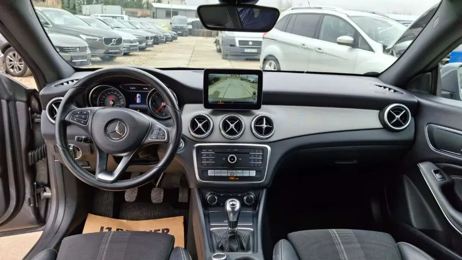 MERCEDES-BENZ CLA -